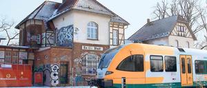 Beelitz zieht die Bahnhofskarte: Die Stadt will das leerstehende Gebäude kaufen und wiederbeleben.