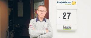 „Hilfe zur Selbsthilfe“: Günther Hornberger vor dem Projektladen Drewitz.