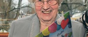 Die gute Seele der Dokfilm-Kantine. Hertha Schmidt verköstigte jahrelang die Defa-Filmer. Am Montag feierte sie ihren 100. Geburtstag.