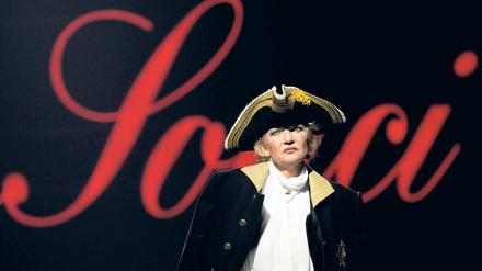 Was für ein König! Rita Feldmeier als Friedrich II. in „Fritz! Ein Theaterspiel für den König von Preußen“.