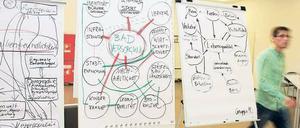 Eine Stadt diskutiert ein Schwimmbad: Bislang wurden Variablen bestimmt, die beim Badbau eine Rolle spielen.