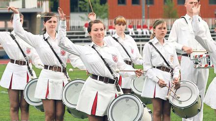 Weiß-rot als Markenzeichen: So marschieren die Potsdamer in Calgary auf.