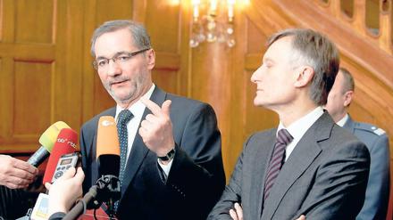 Oder-Partner. Brandenburgs Ministerpräsident Matthias Platzeck (SPD) und Polens Botschafter in Deutschland Marek Prawda vereinbarten am Mittwoch in Berlin eine bessere Zusammenarbeit im Kampf gegen Grenzkriminalität.