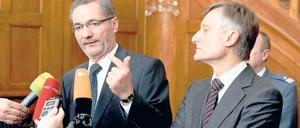 Oder-Partner. Brandenburgs Ministerpräsident Matthias Platzeck (SPD) und Polens Botschafter in Deutschland Marek Prawda vereinbarten am Mittwoch in Berlin eine bessere Zusammenarbeit im Kampf gegen Grenzkriminalität.