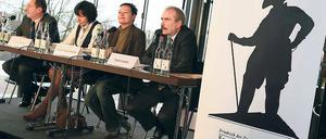 Volles Programm. Oberbürgermeister Jann Jakobs, Sigrid Sommer vom Stadtmarketing, Brigitte Faber-Schmidt vom Kulturland und Kulturstaatssekretär Martin Gorholt (v.l.) stellten die Veranstaltungen im Themenjahr zum 300. Geburtstag Friedrichs II. vor.