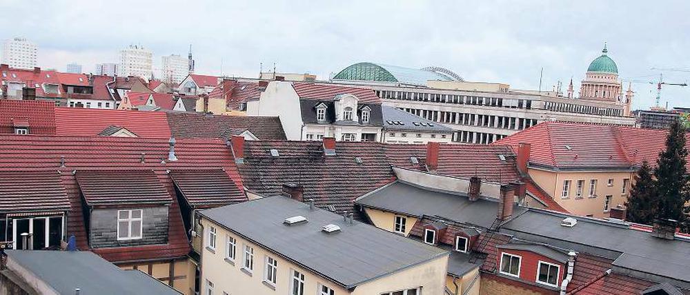 Wachsende Stadt. Weil Potsdams Einwohnerzahlen steigen, will die Stadt mehr Geld vom Land für Investitionen - kommt das nicht, droht der Verkauf der Stadtwerke.