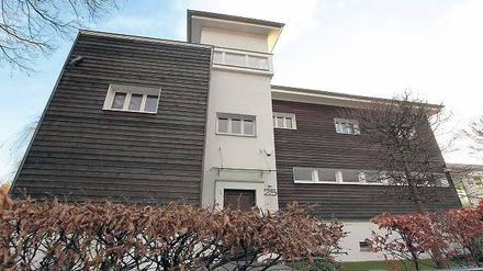 Zu DDR-Zeiten noch rekonstruiert. Dem Haus Dietz in der Potsdamer Kurfürstenstraße droht der baldige Abriss.