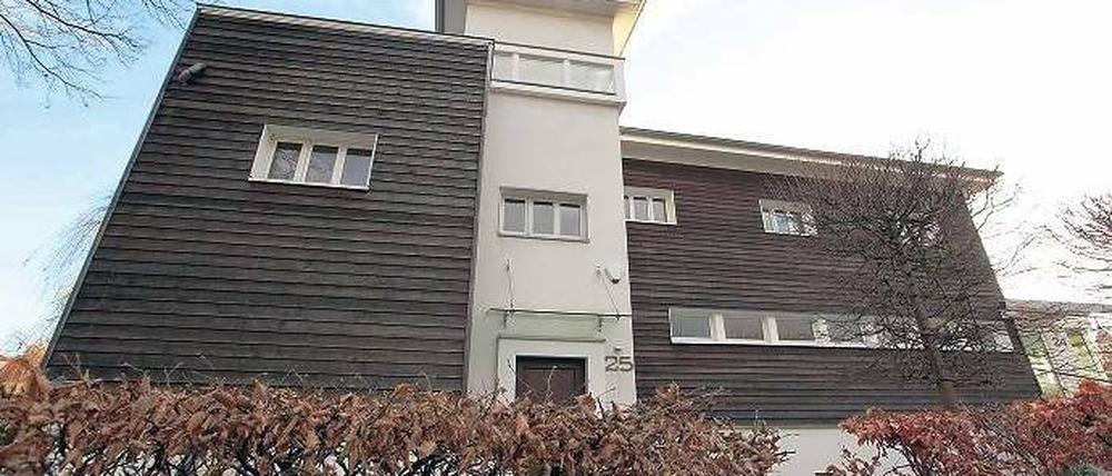 Zu DDR-Zeiten noch rekonstruiert. Dem Haus Dietz in der Potsdamer Kurfürstenstraße droht der baldige Abriss.