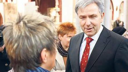 „Sie lösen mich ab? Irrtum!“ Klaus Wowereit spricht zu Renate Künast.