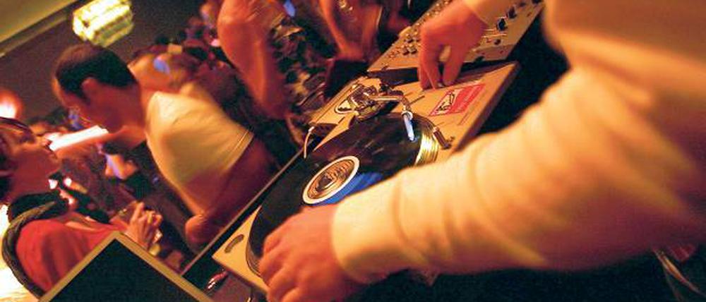 Spielstunde. Silvester geht’s nicht nur an den DJ-Pulten rund.