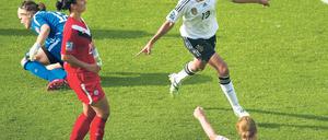 Früh gefreut. Celia Okoyino da Mbabi jubelt über ihren Treffer zum 2:0 im WM-Eröffnungsspiel gegen Kanada.