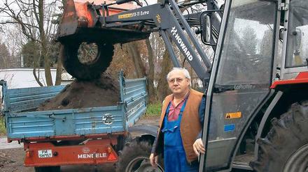 Zoff ums Wegerecht. Sepp Franz wehrt sich gegen den Bau einer Straße, die über das Grundstück seiner Frau in Golm führt. Die Stadtverwaltung sieht die Sache anders – die Straße sei dort schon jahrzehntelang öffentlich genutzt worden.