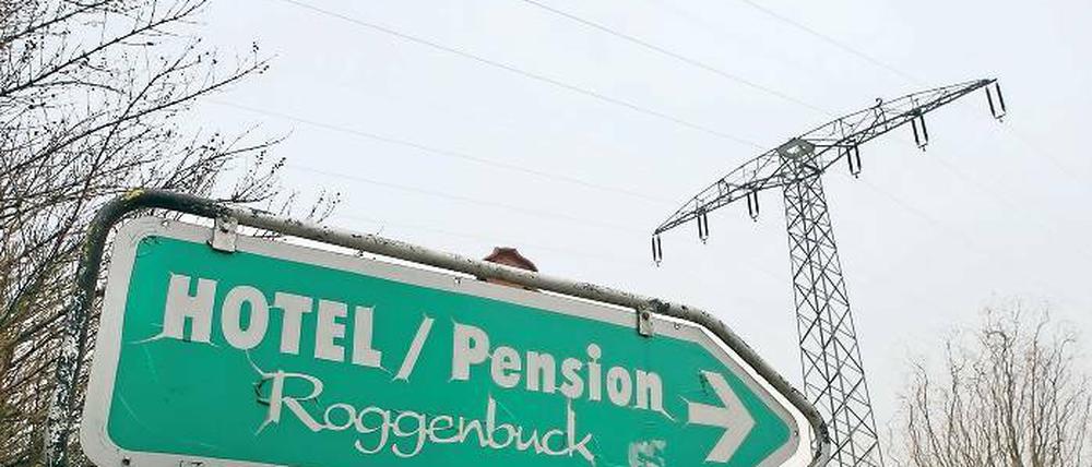 „Von mir kriegen sie keine Unterschrift“: Auch ein Hotel-Betreiber in Marquardt wehrt sich trotz eines hohen Geldangebots gegen die Hochspannungsleitung im Ort.