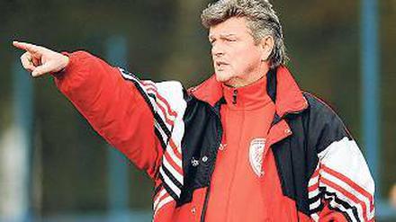 Der Trainer. Volker Löbenberg hat eine stimmige Truppe aufgebaut.
