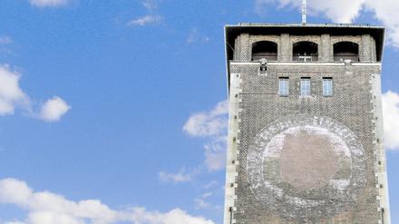 Der Turm des Landtagsgebäudes auf dem Brauhausberg.