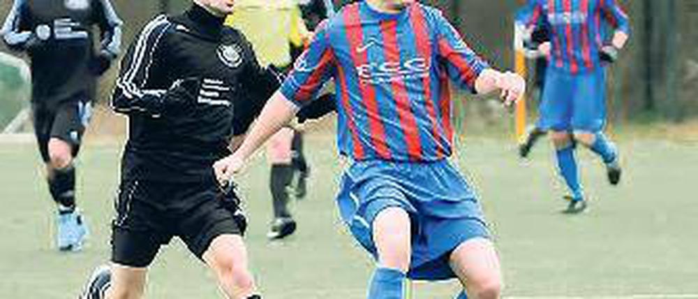 Frohes Fest. Teltow – hier David Sommer (l.) gegen Patrick Kluge – ist weiter.