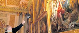 Wo ist Diana? Jana Feiler erklärt dem achtjährigen Skipp ein Rubens-Gemälde der Göttin der Jagd. „Wenn jemand ein Tier wie einen Löwen sehen wollte, musste man sie malen“, sagt die Leiterin der Kinderführung in der Bildergalerie von Sanssouci.