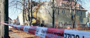 Abgerissen. Das Haus in dem die Ermittler des BKA nach Informationen der PNN die Adressliste fanden, wurde Ende November abgerissen. Hier in Zwickau versteckten sich die mutmaßlichen Serienmörder Uwe Boehnhardt und Uwe Mundlos.