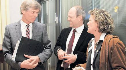 Im Gespräch. Burkhard Jungkamp, Jürgen Kraetzig und Irene Petrovic-Wettstäd (v.l.) beim PNN-Forum.