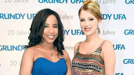 Die RTL-Schauspielerinnen Samia Dauenhauer (l.) und Iris Mareike Steen.