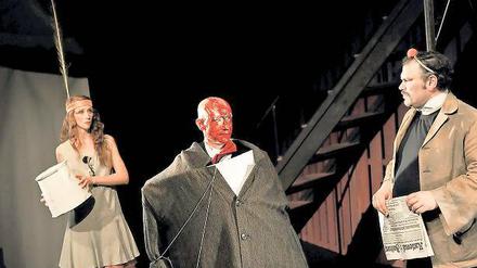 Die Fratze des Nationalsozialismus. „Das Schlangenei“ mit Melanie Straub, Michael Schrodt und Raphael Rubino.