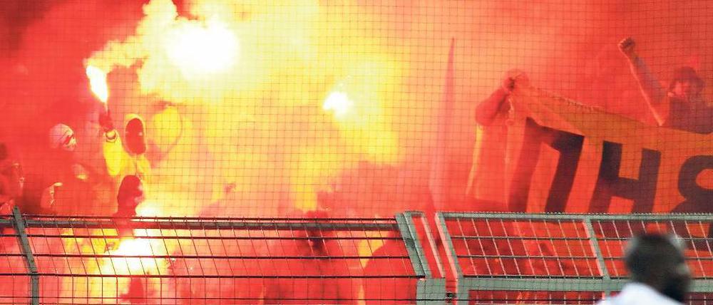 Konfliktpotenzial. Dynamo-Fans beim Spiel gegen Borussia Dortmund.