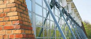 Sanierung, Abriss – oder etwas ganz anderes? Potsdams Bürger sollen darüber befragt werden, wo sie ihr neues Schwimmbad haben wollen. Der Oberbürgermeister will sich nach dem Votum richten.