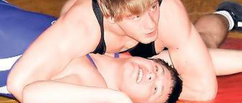 Guter Kampf. Oliver Diller konterte einen Beinangriff von Marcel Böhme.