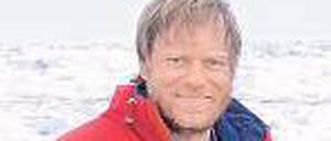Frank Wilhelms ist Professor am Alfred-Wegener-Institut für Polar- und Meeresforschung in Bremerhaven. Er hat im Laufe seines Lebens insgesamt mehr als zwei Jahre im ewigen Eis verbracht. 
