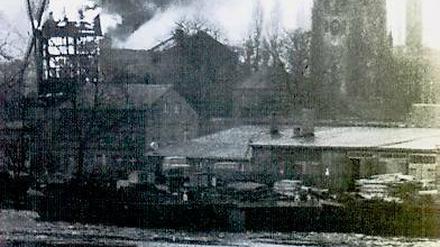 Seltene Aufnahme: Der Mühlenbrand in Werder 1973.