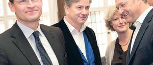 Vor dem Finale. SPD-Landeschef Michael Müller, der Regierende Bürgermeister Klaus Wowereit, die stellvertretende CDU-Landesvorsitzende Monika Grütters und CDU-Landeschef Frank Henkel (v.l.).