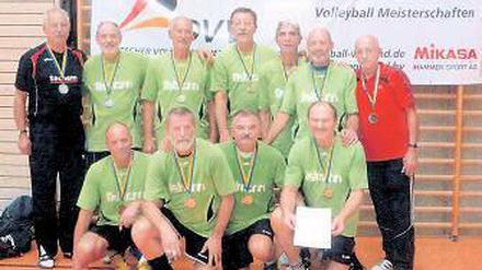Deutscher Vizemeister. Die Ü59-Volleyballer der WSG Waldstadt Potsdam.