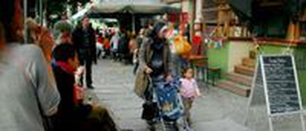Kastanienallee in Prenzlauer Berg. -
