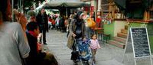 Kastanienallee in Prenzlauer Berg. -