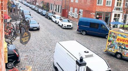 Bald nicht mehr zugeparkt: Die Kreuzung Mittel- und Benkertstraße.