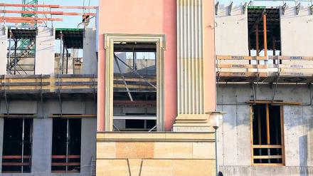 Historisch oder nicht? Fensterbauer Hans Timm befürchtet, die Fenster für den neuen Landtag werden stark vom historischen Original abweichen. Die Schuld gibt er der BAM. Die wiederum sagt, Timms Fenster hätte man nicht einbauen können.