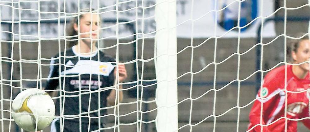 Zehn Mal hat es im Kasten von Glasgow City beim Champions-League-Spiel gegen Turbine Potsdam geklingelt. „Nicht überbewerten“, sagt Turbine-Coach Schröder.