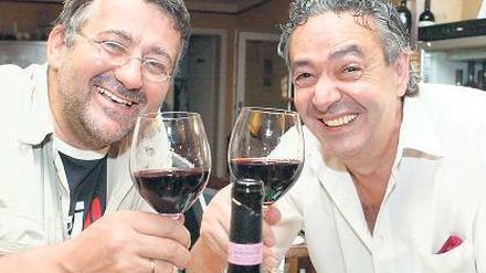 Prost Mahlzeit. Beim Potsdamer Wirt Maximilian Dreier (r.) war Rainer Speer – tagsüber und an den Abenden, beruflich und privat – häufig zu Gast. Speer ist nicht mehr Minister, Dreier ist in die Toskana ausgewandert.