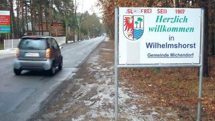 DSL-frei seit 1907: Verärgerte Wilhelmshorster nutzten auch schon das Schild am Ortseingang für ihren Protest.