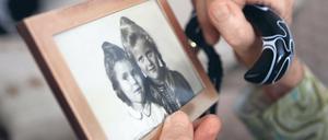 Abgeschnitten von jeder Erinnerung: Demenzkranke erkennen oft die eigenen Kinder nicht wieder.