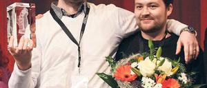 Die Zwei von der Haltestelle. Stephan Sacher (l.) und Michael Herm (r.) wurden für ihre abgedrehte Bushäuschen-Story „Chump And Clump“ geehrt. Es war der dritte Nachwuchs-Animago für HFF-Absolventen in Folge.