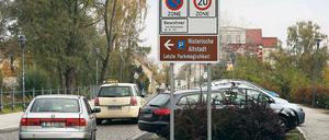 Irreführendes Schild am Inseleingang: In Wirklichkeit gibt es Kurzzeitparkplätze für Besucher.