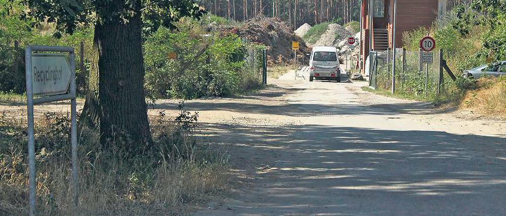 Recyclinghof bei Glindow: Der Waldgürtel soll fallen.