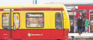 Winterfest. Trotz Schnee soll die S-Bahn volles Tempo fahren.