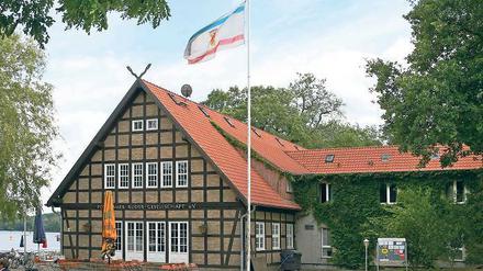 Traditionsstätte als Zankapfel. Soll der Seekrug abgerissen und durch ein neues Trainingszentrum für die Ruderer ersetzt werden? Diese Frage entzweite bereits die Leistungs- und die Breitensportler unter Potsdams Ruderern.