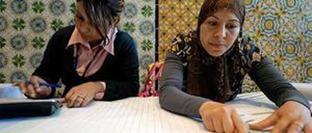 Die endgültigen Wahlergebnisse aus Tunesien werden am Dienstagabend erwartet. Doch es zeichnet sich ein klarer Wahlsieg der Islamisten ab.