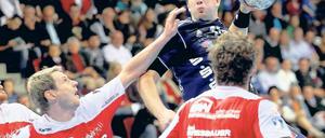 Wurfgewaltig setzte sich René Drechsler in dieser Saison bereits in Szene - wie gegen Bietigheim. Am Sonntag wollen wollen die VfL-Handballer auch gegen Bad Schwartau erfolgreich sein.