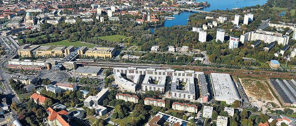 Bauen an der Babelsberger Straße: Nordöstlich vom Hauptbahnhof (1) soll der ILB-Neubau entstehen, rechts von den im Bau befindlichen Auenhäusern (2) – nahe dem Umspannwerk (3) – werden weitere Wohnflächen entstehen.