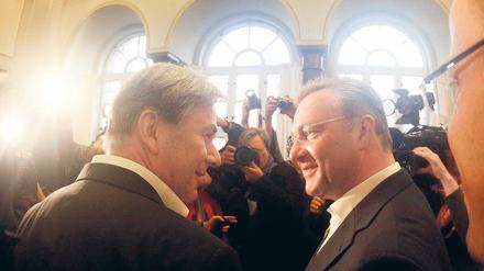 Partnerlook. Wowereit und Henkel.