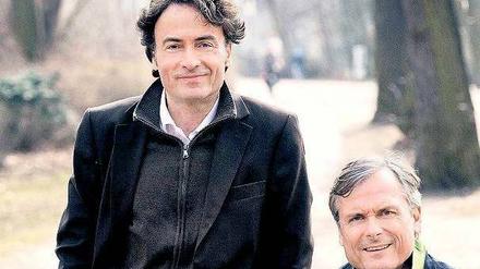 So freundlich lächelt nur die Wertepolizei. Giovanni di Lorenzo (l.) und Axel Hacke haben zusammen das Buch „Wofür stehst du? Was in unserem Leben wichtig ist – eine Suche“ geschrieben.